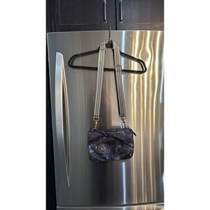 Lululemon Multi-Pocket Crossbody Bag 2.5L Floral Backdrop Black Multi